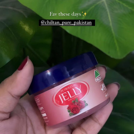 Strawberry Petroleum Jelly - Nourishing and Protecting Skincare with a Sweet Strawberry Scent