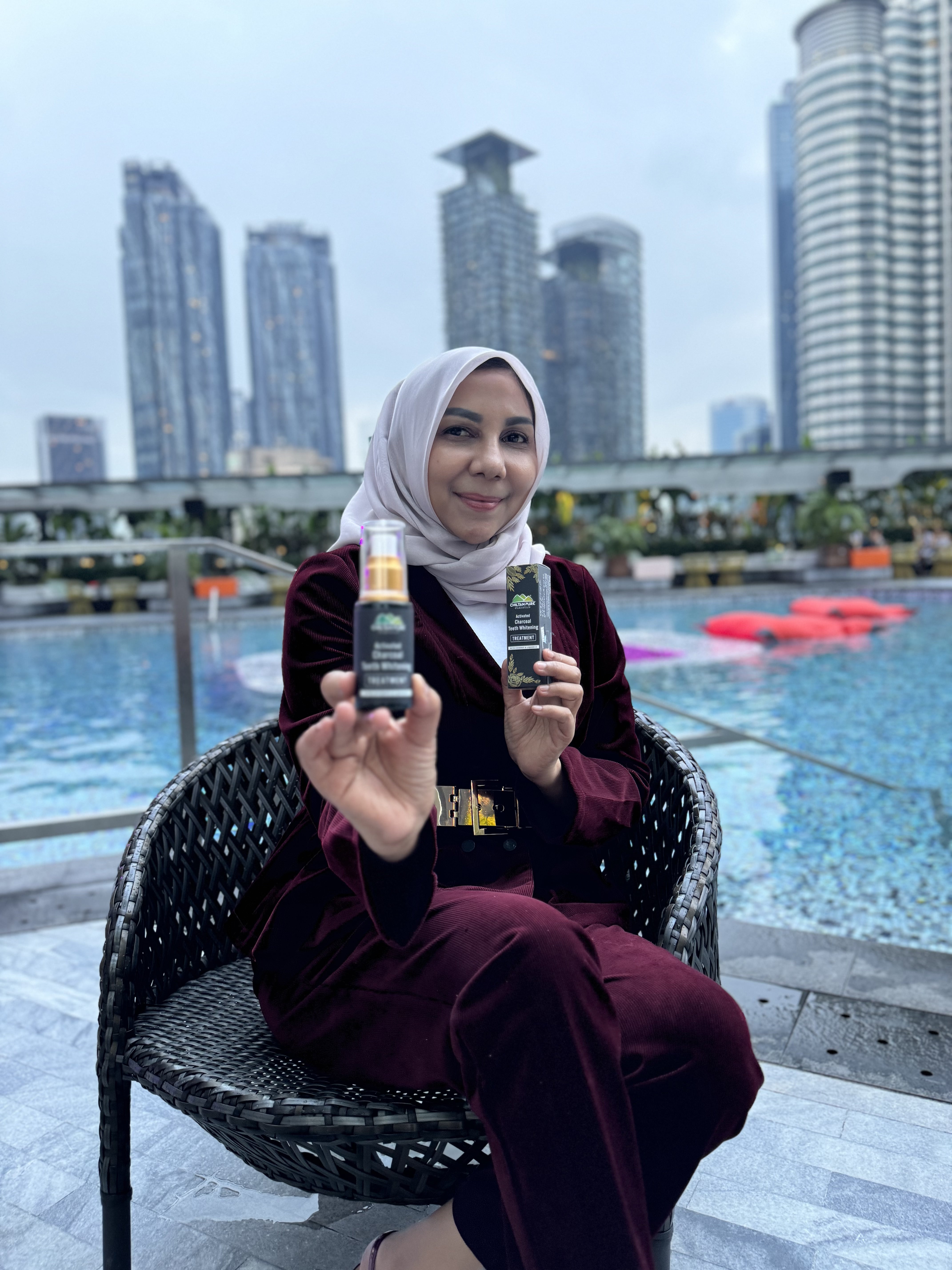 ChiltanPure Activated Charcoal Teeth Whitening Treatment detail