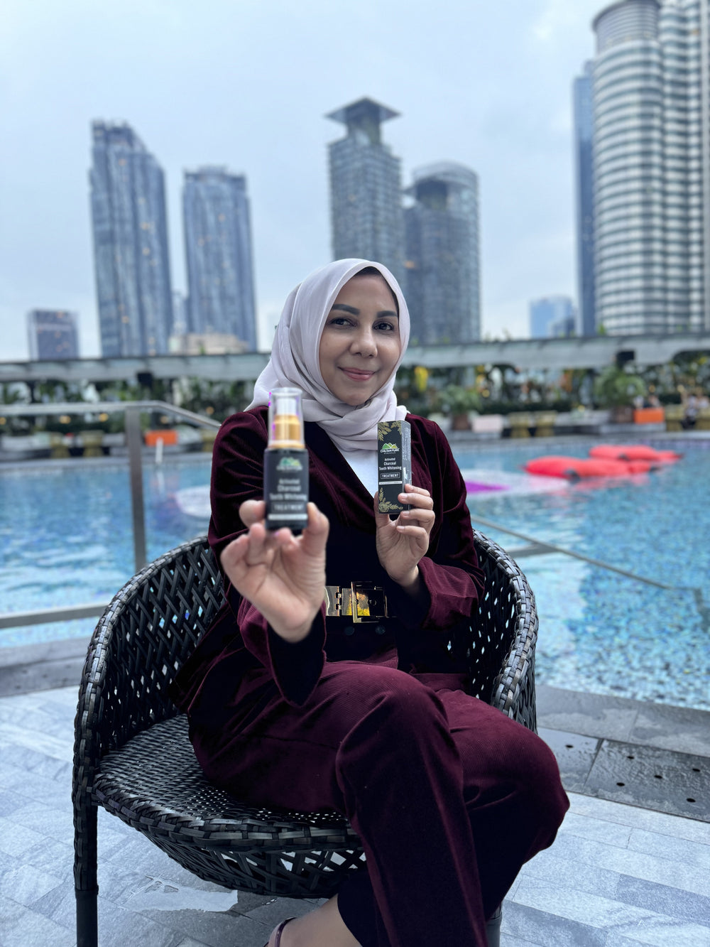 ChiltanPure Activated Charcoal Teeth Whitening Treatment detail